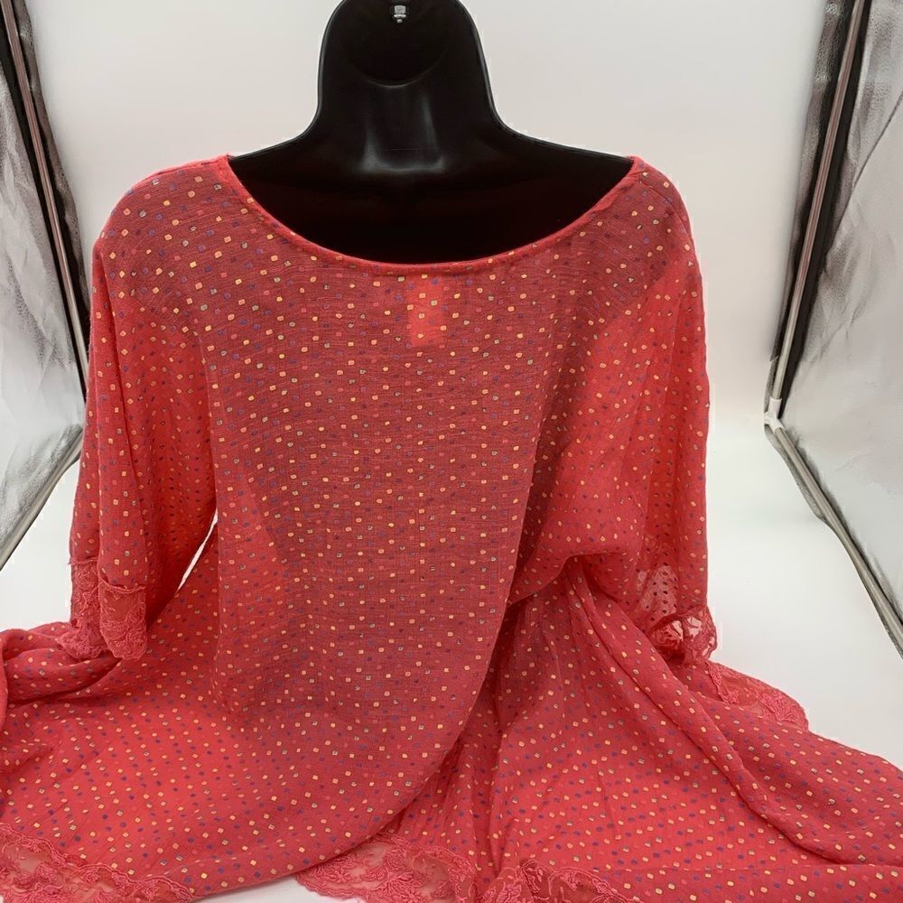 L&B Blouse - Picture 2 of 3